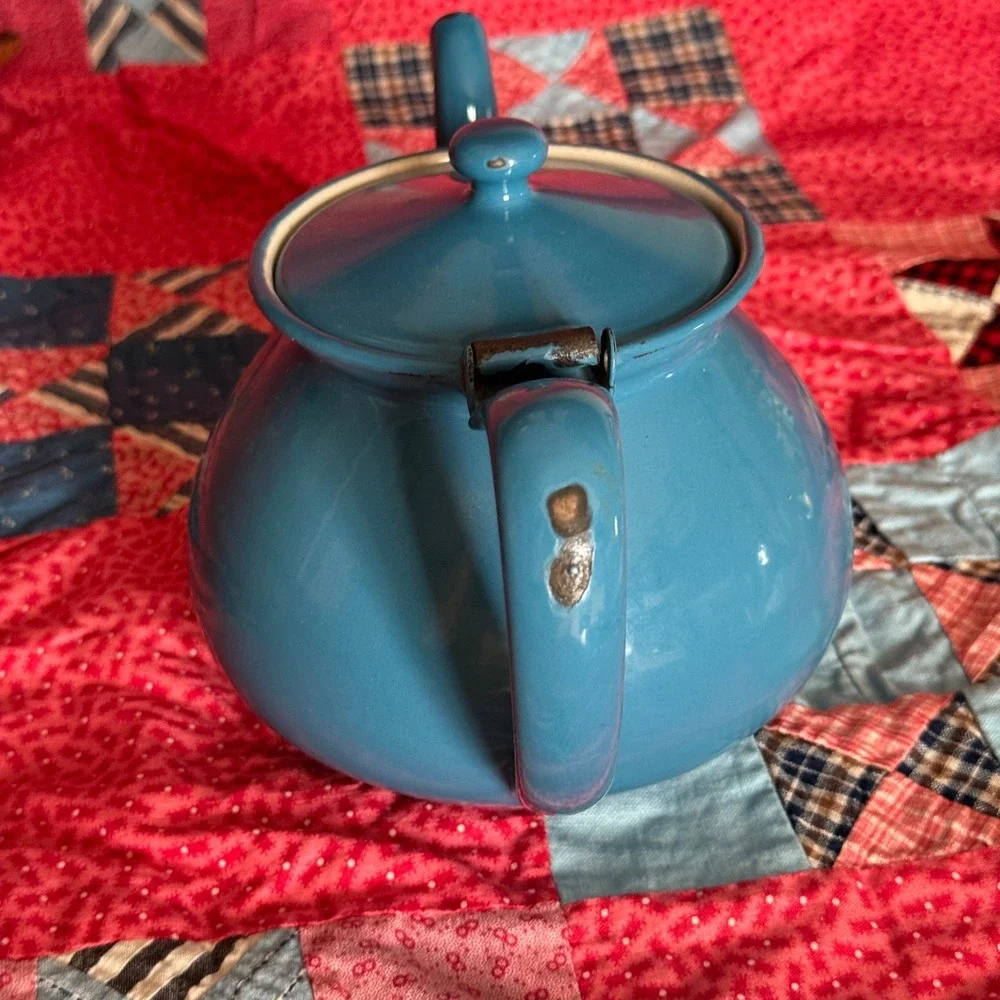 Vintage‎ Blue Enamelware Teapot Hinged Lid Farmhouse Rustic Kitchen Decor Retro